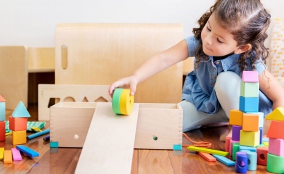 Quels jeux Montessori pour un enfant de 1 an ?