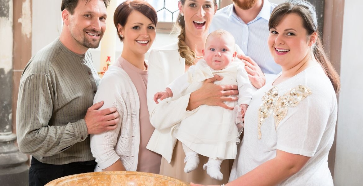 Comment choisir la marraine et le parrain de votre enfant ?
