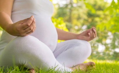 Yoga prénatal : préparer son accouchement