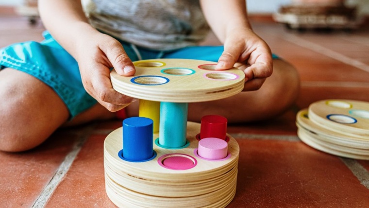 La méthode Montessori pour les enfants : Quels sont les avantages et les inconvénients ?