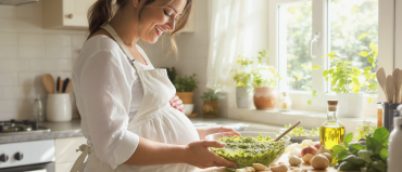 découvrez si la consommation de sauce pesto est sans danger pendant la grossesse, les précautions à prendre et les conseils pour profiter de ce condiment tout en protégeant votre santé et celle de votre bébé.